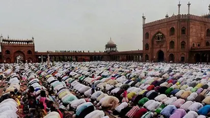 नोएडा पुलिस ने पार्क में नमाज पढ़ने पर लगाई रोक