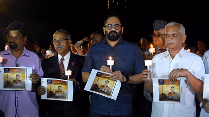 Hundreds of Bangaloreans pay homage to slain Kashmiri soldier Umar Fayaz