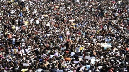 "தமிழர்களின் அனைத்து பிரச்சினைகளுக்கும் களம் இறங்குவோம்" - மெரீனாவை திணறவைத்த இளைஞர் படை உறுதி..!!