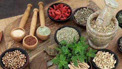 കർക്കടകത്തിൽ ഭക്ഷണം കഴിക്കുമ്പോള്‍..