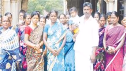 இருக்குற சாராயக் கடை போதாது என்று புது சாராயக் கடையா? எதிர்ப்பு தெரிவித்து மக்கள் ஆட்சியரிடம் மனு...