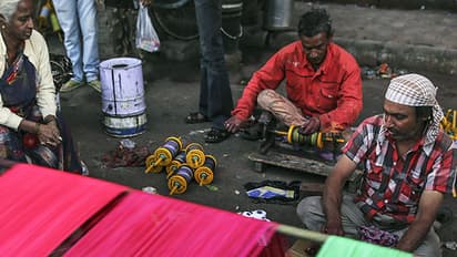 Kite Manja Slits Throat: ಮೊಪೆಡ್ ನಲ್ಲಿ ಬರುತ್ತಿದ್ದವನ ಪ್ರಾಣ ತೆಗೆದ ಗಾಳಿಪಟದ ದಾರ!