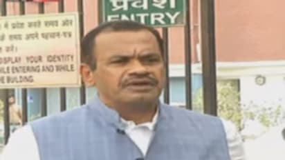 2 రోజులకే ఏం చేశారని అడుగుతున్నారు.. పదేళ్లలో మీరేం చేశారు ? - హరీశ్ రావుకు మంత్రి కోమటిరెడ్డి కౌంటర్.. 