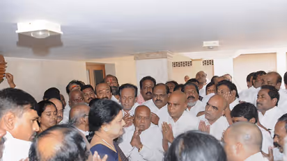 Tamil Nadu's political intrigue: DMK plans counter moves to checkmate Sasikala