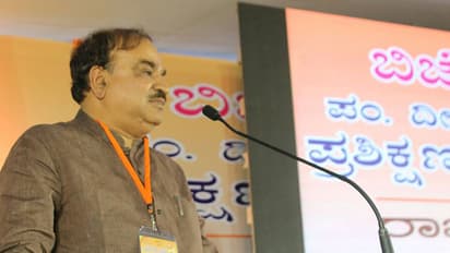 ನಾಡಧ್ವಜದಿಂದ ದೇಶದ ಘನತೆ, ಸಮಗ್ರತೆಗೆ ಅಪಾಯ: ಅನಂತ್ ಕುಮಾರ್