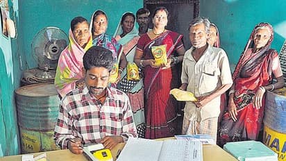 ரேசன் கடைகளில் ரூ. 1000 வழங்க முடியாது... கொரோனா தொற்று ஏற்படும் என்று ஊழியர் சங்கம் அலறல்!