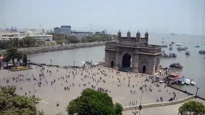JNU attack: Mumbai Police relocate protesters from Gateway of India to Azad Maidan