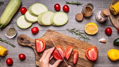 How to chop vegetables without a knife