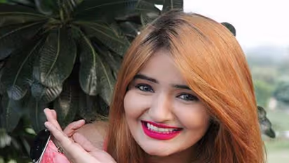 Singer brutally shot six times in head and neck, dies on spot