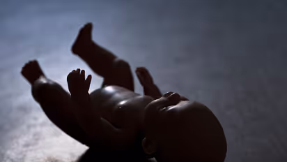 അല്ലെങ്കിലും ഇരയേക്കാള് നമുക്കിഷ്ടം വേട്ടക്കാരോട് തന്നെയാണ്!