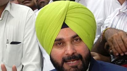 పాక్ వెళ్తే తప్పేంటి..? సమర్థించుకున్న సిద్ధు