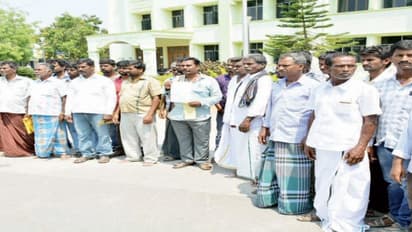 எங்க ஏரியாவுல சாராயக் கடை வேண்டாம்; திரும்பும் பக்கம் எல்லாம் சாராயக் கடைக்கு கடும் எதிர்ப்பு…