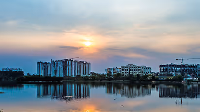 Want a home facing lakeview? Be ready to pay more