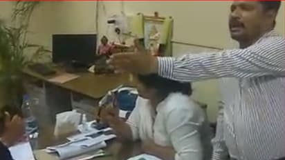 ತಹಶೀಲ್ದಾರ್ ಹಾಗೂ ಜಿ.ಪಂ.ಅಧ್ಯಕ್ಷರ ನಡುವೆ ಮಾತಿನ ಚಕಮಕಿ