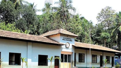 സ്കൂളുകള് ഏറ്റെടുത്താന് പ്രശ്നം തീരുമെന്ന് ആര് പറഞ്ഞു?