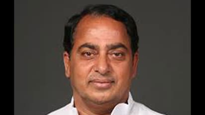 ఇంద్రకరణ్ రెడ్డికి షాక్: నిర్మల్  ఛైర్మెన్, కౌన్సిలర్లు టీఆర్ఎస్‌కు రాజీనామా