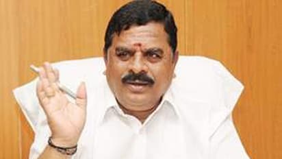 జిహెచ్ఎంసీ ఎన్నికలు: స్వామి గౌడ్ తో బండి సంజయ్, లక్ష్మణ్ భేటీ