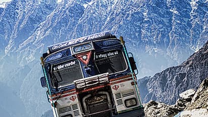 ഈ റോഡുകളില് മരണം പതിയിരിക്കുന്നു!