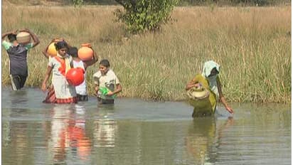 ಅಂಬೆಜೂಗ ಗ್ರಾಮಸ್ಥರ ಗೋಳು ಕೇಳೋರಿಲ್ಲ; ಪ್ರತಿನಿತ್ಯ ಕುಡಿಯುವ ನೀರಿಗಾಗಿ ಪರದಾಟ