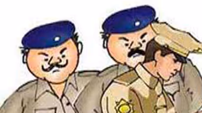 కానిస్టేబుల్ మరో కానిస్టేబుల్ భార్యపై కన్నేసి....