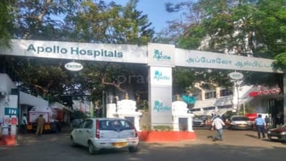 கோவையில் ஓ.பி.எஸ்க்கு சிகிச்சை... சென்னை அப்போலோ மருத்துவமனையில் எடப்பாடி..!