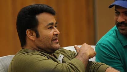 മോഹന്ലാല് സ്ഥാനമേറ്റെടുത്തു; 'അമ്മ' യോഗത്തില് ഡബ്ല്യുസിസി അംഗങ്ങള് പങ്കെടുക്കുന്നില്ല