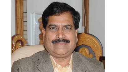 ಇಂಗ್ಲಿಷ್‌ನಲ್ಲಿ ಪ್ರಮಾಣ ವಚನ: ಸುರೇಶ್ ಅಂಗಡಿ ಹೇಳಿದ್ದೇನು?