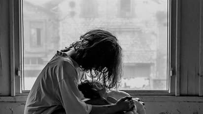 ചോരക്കുഞ്ഞിനെ മറന്ന് അവള് ആത്മഹത്യ ചെയ്തത് എന്തിനായിരുന്നു?