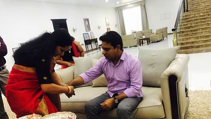 కవిత హెల్మెట్ ప్రోగ్రాం కెటిఆర్ కు నచ్చలేదా?