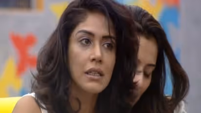 வார்த்தையில் மட்டும் தமிழ் பெண்...! உடையில் இங்கிலீஷ் காரியா...? மமதியை விமர்சிக்கும் ரசிகர்கள்...!