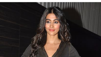 சம்பள விஷயத்தில் கறார்! பூஜா ஹெக்டே தளபதி 65 படத்திற்கு எத்தனை நாள் கால்ஷீட் கொடுத்திருக்காங்க தெரியுமா?