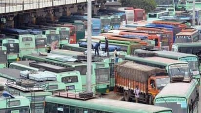 4 நாட்களுக்கு NO டிராபிக்..! பொங்கலுக்கு மக்கள் சொந்த ஊர் செல்வதால் சென்னையே காலி..!