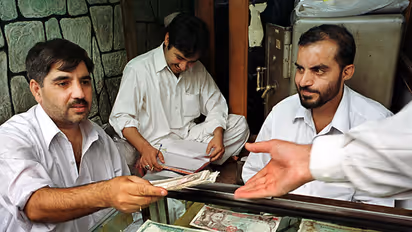 ಹವಾಲಾ ಎಂದರೇನು? ಅದರ ನೆಟ್ವರ್ಕ್ ಹೇಗೆ ಕೆಲಸ ಮಾಡುತ್ತದೆ?