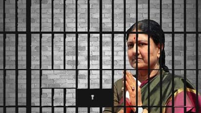 ಜೈಲಲ್ಲಿ ಶಶಿಕಲಾ ಭೇಟಿ ಮಾಡಿದ ಮುಖಂಡ: ಮಹತ್ವದ ರಾಜಕೀಯ ಚರ್ಚೆ