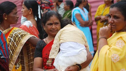 ಬಿಜೆಪಿ ಪರಿವರ್ತನಾ ರ್ಯಾಲಿಯಲ್ಲಿ ಒಂದು ಕೂಪನ್'ಗೆ ಒಂದು ಸೀರೆ!