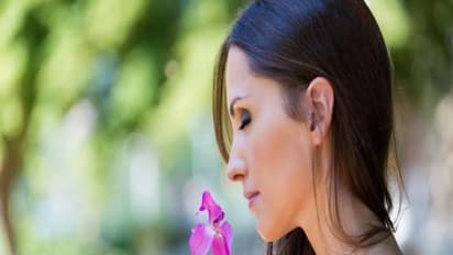 உங்களுக்குத் தெரியுமா? மறதி நோயின் ஆரம்ப அறிகுறி "வாசனை திறன்" இழப்பதாம்...