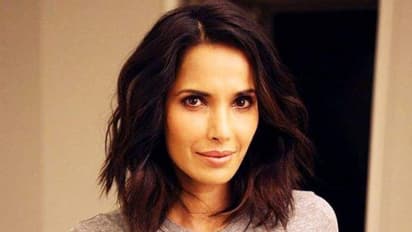 ஆடை இல்லாமல் பீட்சா சாப்பிடும் பிரபல எழுத்தாளரின் முன்னாள் மனைவி…. சென்னை பெண்ணின் அதிரி புதிரி கவர்ச்சிப்படம்….