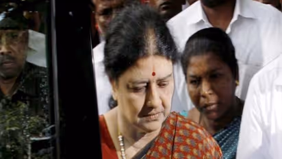 கிடைத்தது 15 நாட்கள் பரோல் - தஞ்சை செல்கிறார் சசிகலா...!