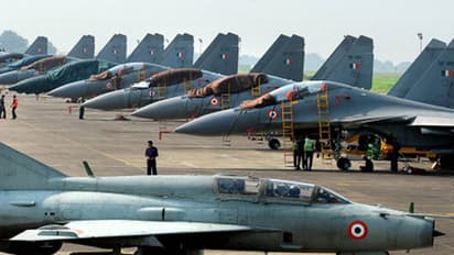 MiG-21 jet makes emergency landing at Srinagar Airport