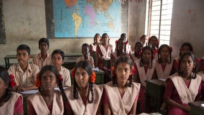 மாணவர்கள் படு குஷி ...! ஜன.3 தான் பள்ளிகள் திறக்கப்படும்..! அரசு அதிரடி..!