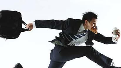 കാശുണ്ട്; പക്ഷേ നല്കാന് നോട്ടില്ല; ഭക്ഷണം കഴിച്ച വിദേശി ഹോട്ടലില് നിന്ന് ഇറങ്ങിയോടി!