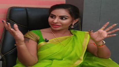 ప్రభాస్ బాడీపై శ్రీ రెడ్డి హాట్ కామెంట్... ఏంట్రా బాబు అలా ఉంది, ఇదే ఇలా ఉందంటే అంటూ!