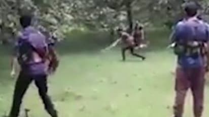 ಗನ್’ಗಳನ್ನೇ ವಿಕೆಟ್ ಮಾಡಿ ಕ್ರಿಕೆಟ್ ಆಡಿದ ಉಗ್ರರು