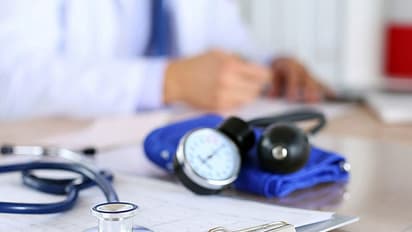 കീമോതെറാപ്പി നടത്തി പണമുണ്ടാക്കിയ ഡോക്ടര് വിമാനം വാങ്ങി