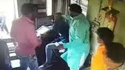 ടോള് പ്ലാസ ജീവനക്കാരനെ മുഖത്തടിച്ചും വലിച്ചിഴച്ചും ബിജെപി എംഎല്എ; വീഡിയോ