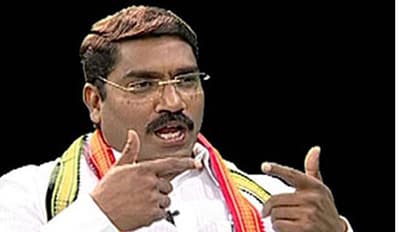 నాతోనే సెల్పీ దిగే వాళ్లున్నారు, పవన్తో పని లేదు: రేవంత్ కు సంపత్ కౌంటర్