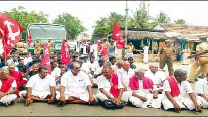 ஆதிதிராவிடர்கள் பயன்படுத்தும் சுடுகாட்டுப் பாதையில் தடுப்புச் சுவர்; நவீன தீண்டாமையை எதிர்த்து போராட்டம்…