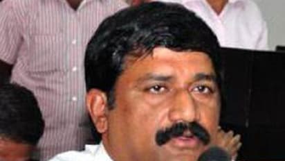 త్యాగానికి గంటా రెడీ: టీడీపీ నేతల టచ్ లోకి రాని అవంతి