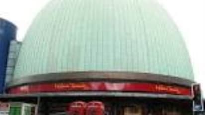 லண்டன் அருங்காட்சியகத்தில் இடம் பெற்ற முதல் தமிழரின் சிலை…. யாருக்கு தெரியுமா?