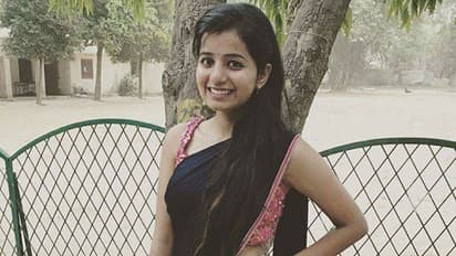 మద్యం మత్తుకు మరో విద్యార్థిని బలి